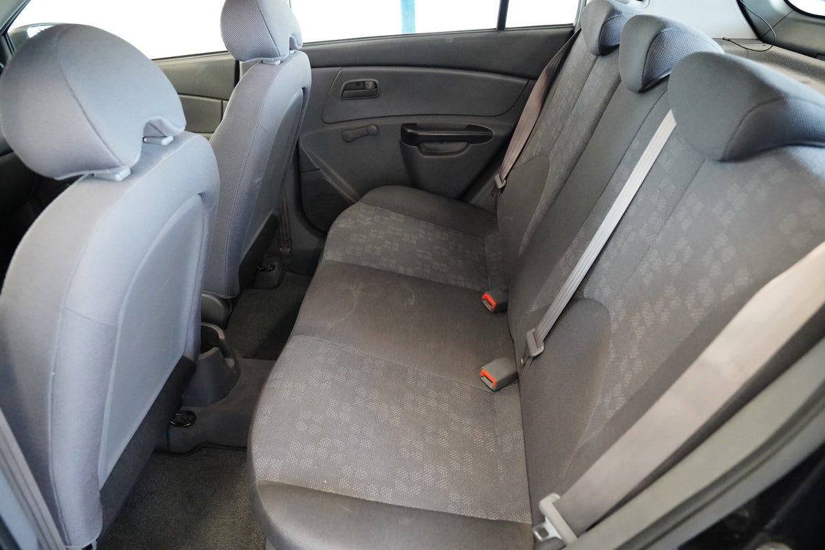 Kia Rio 1.4i 71 kW Attract – foto 21