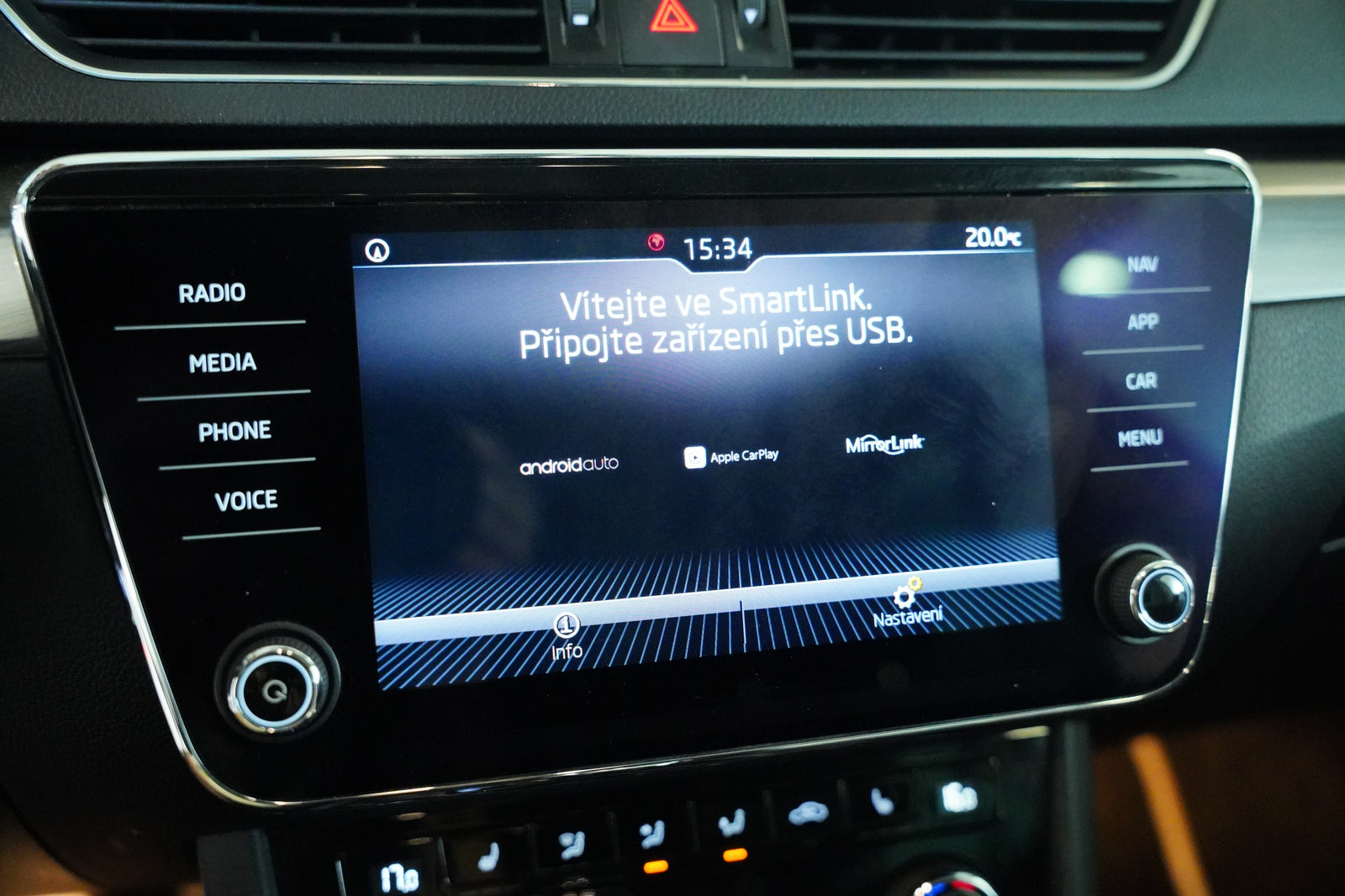 Škoda Superb 2.0 TDI 110 kW Style DSG – foto 21