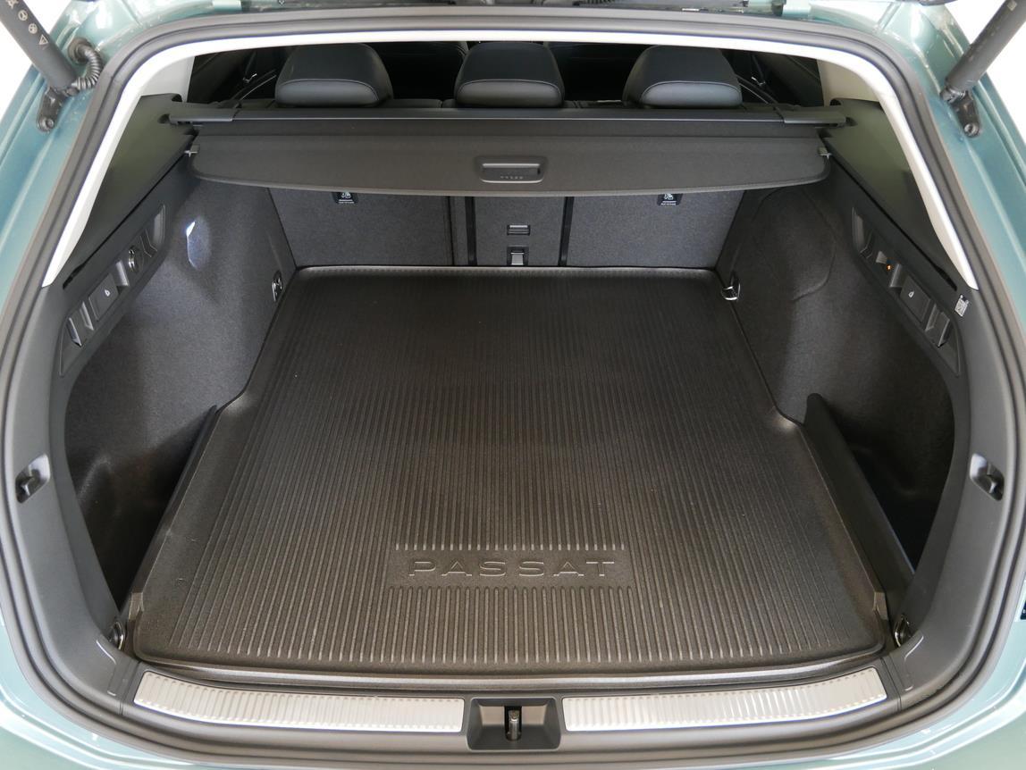 Volkswagen Passat 1.5 e-TSI 110 kW ELEGANCE