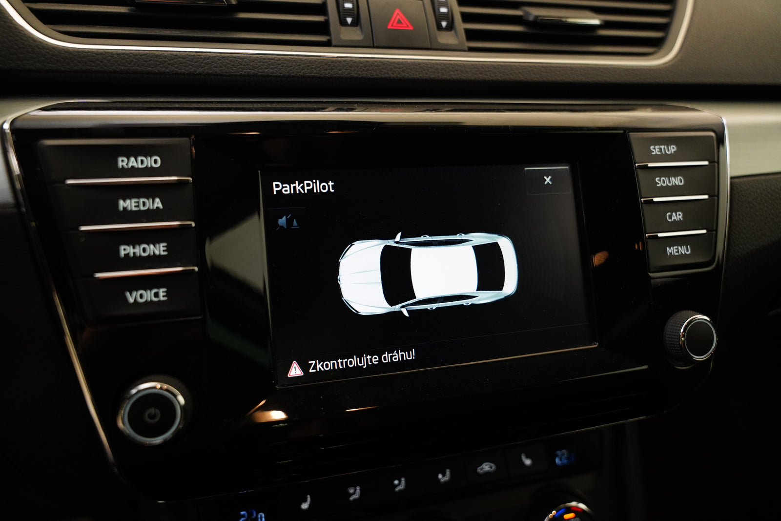 Škoda Superb 2.0 TDI 110kW Ambition – foto 21