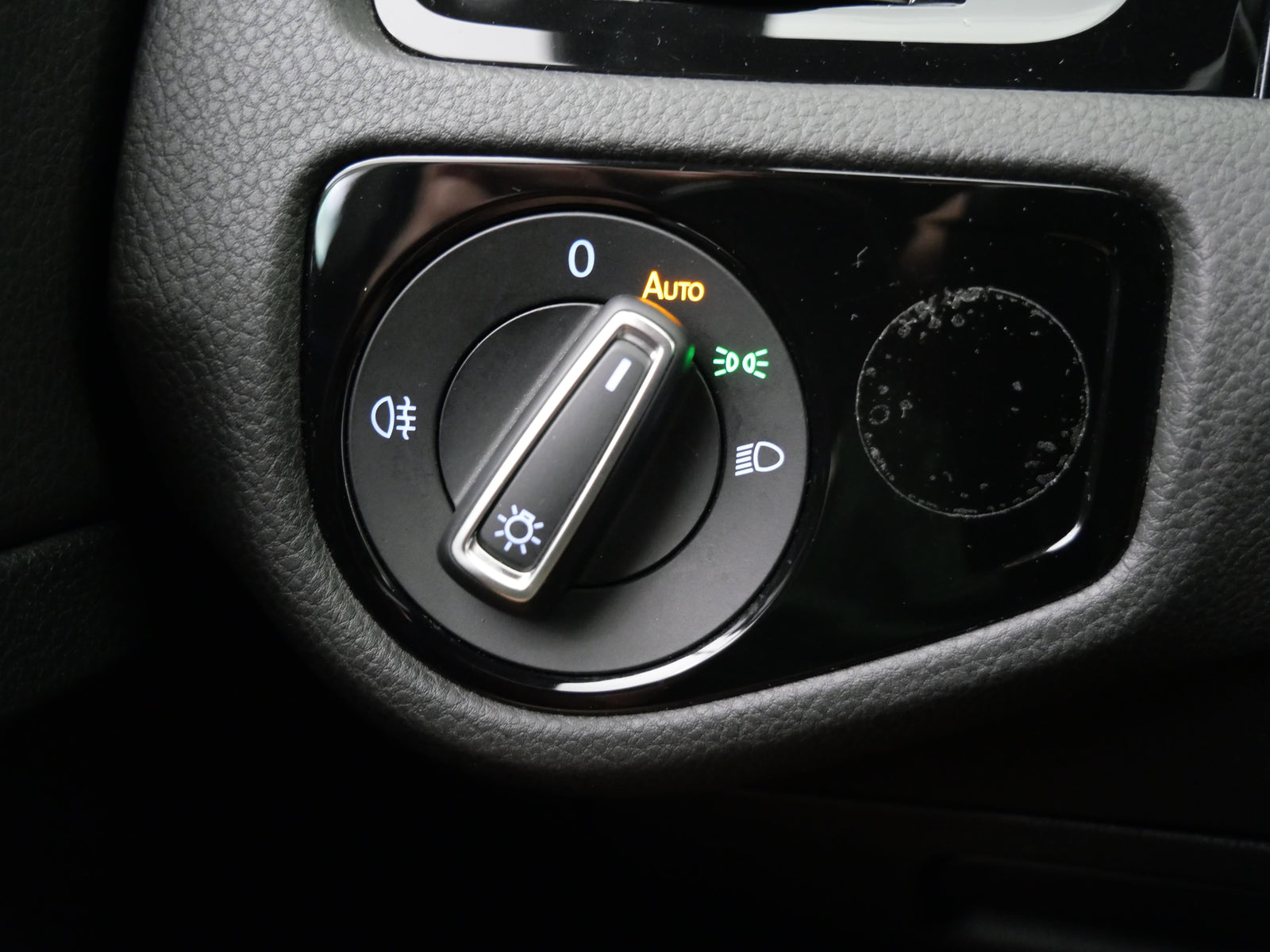 Volkswagen Golf 2.0 TSI 221 kW 4Motion "R" – foto 21