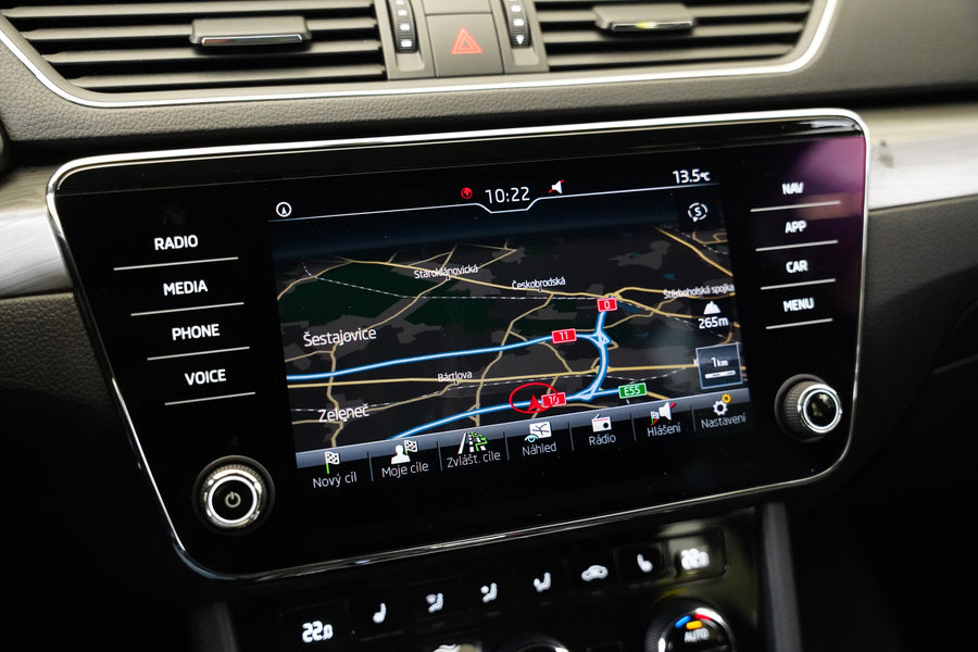 Škoda Superb 2.0 TDI 110 kW Style – foto 21
