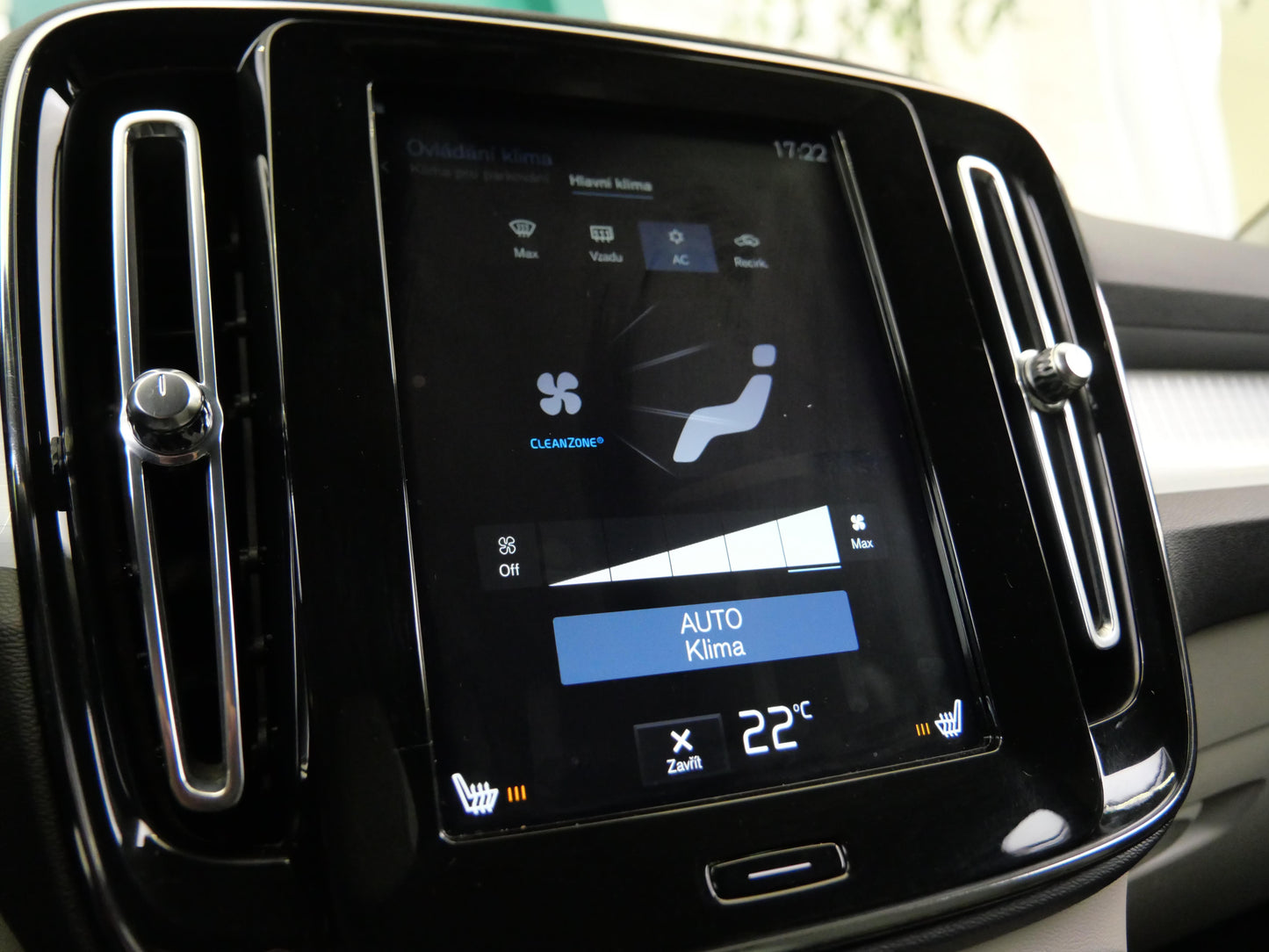 Volvo XC40 2.0 D3 110 kW Momentum Pro