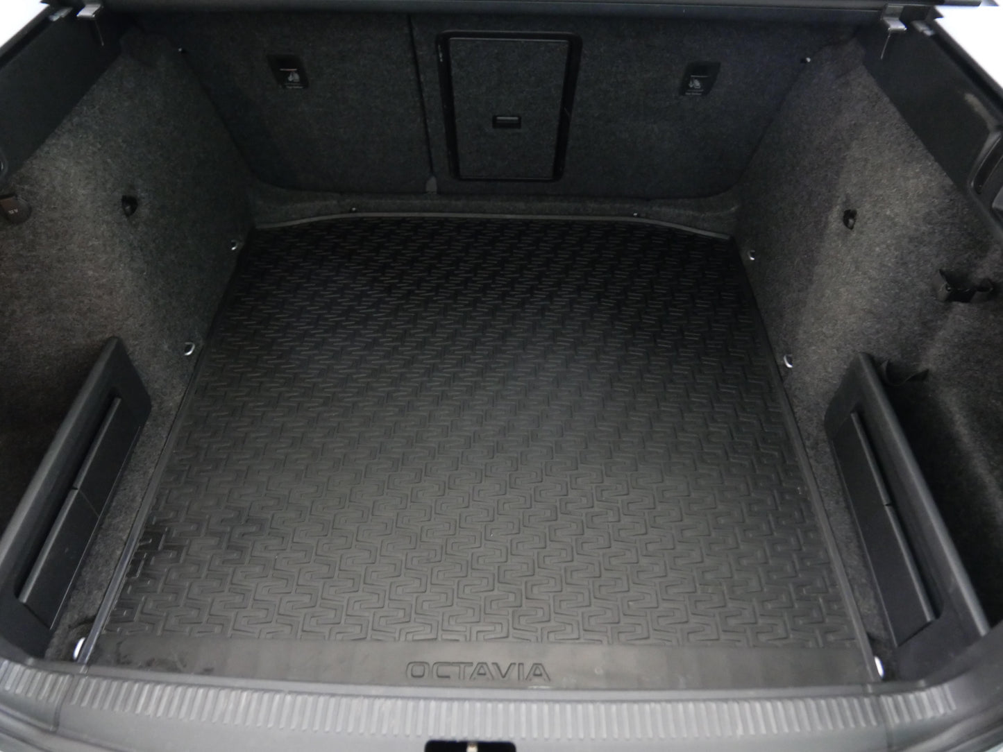 Škoda Octavia 1.6 TDI 77 kW Elegance