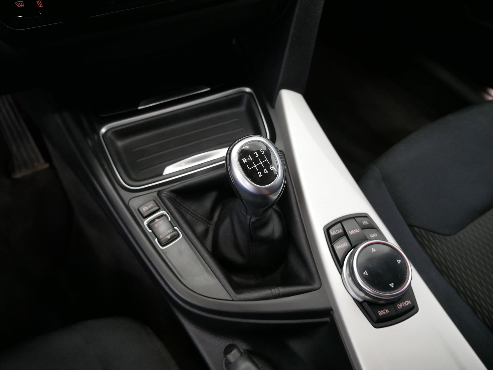 BMW Řada 3 318d 105 kW xDrive Touring – foto 21