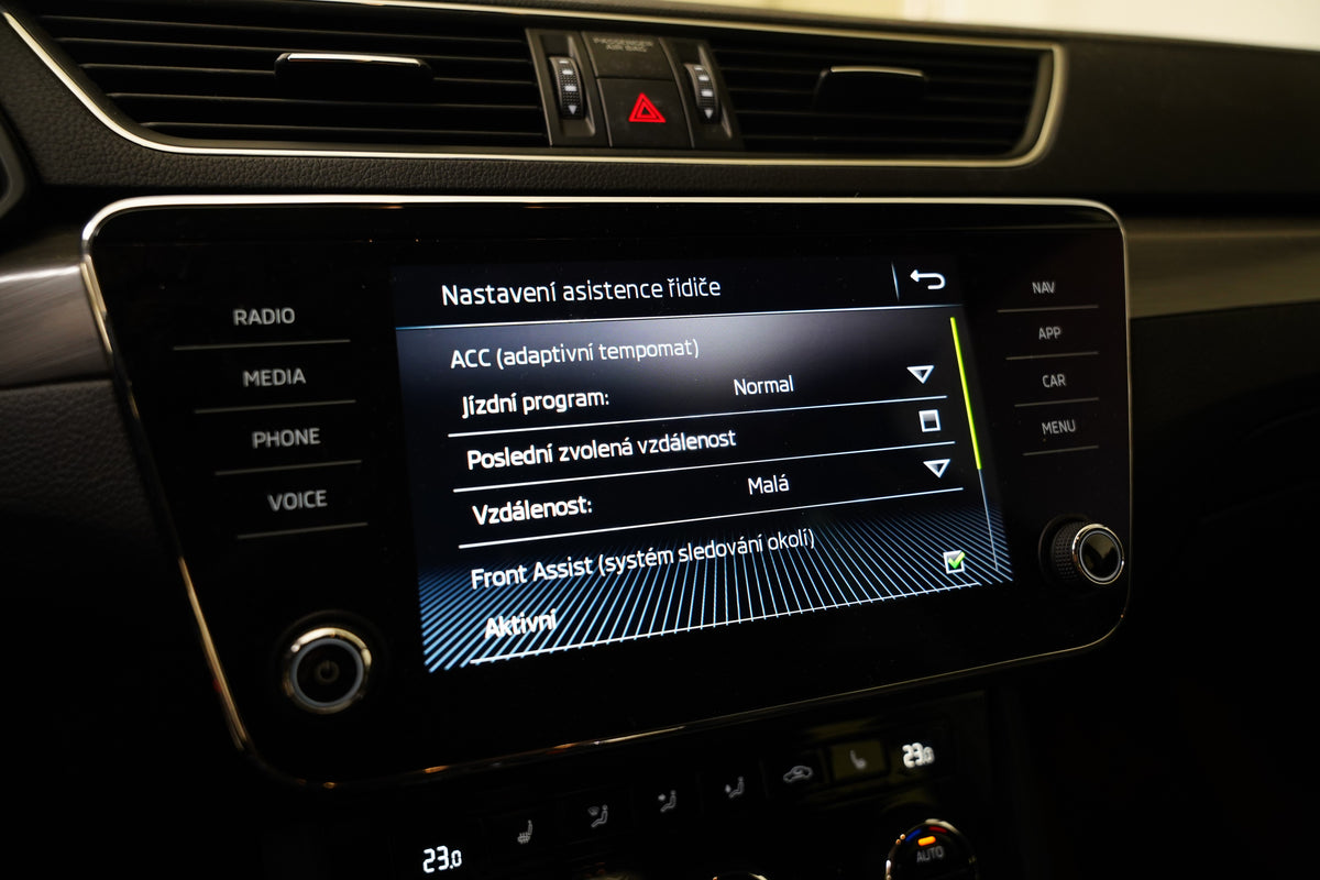 Škoda Superb 2.0 TSI 140kW Style Combi DSG – foto 21