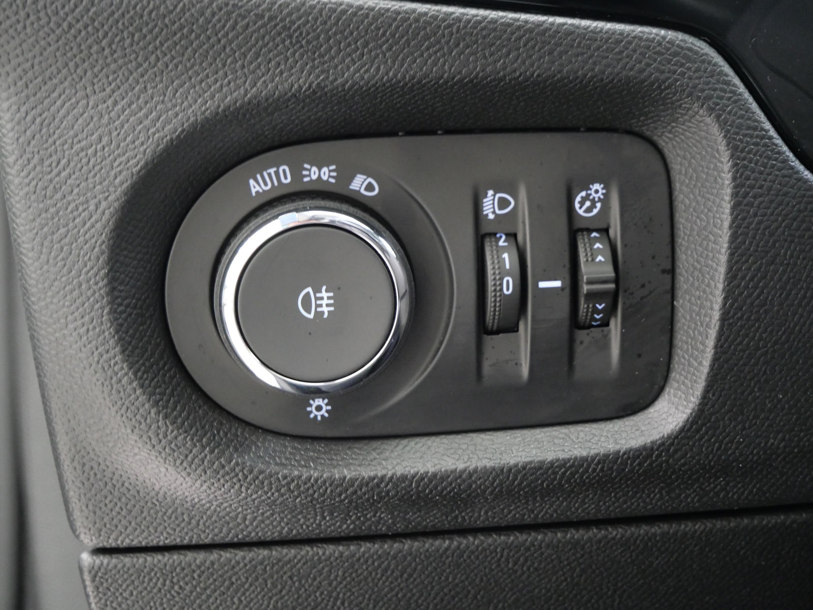 Opel Corsa 1.2 i 74 kW Turbo Elegance – foto 21