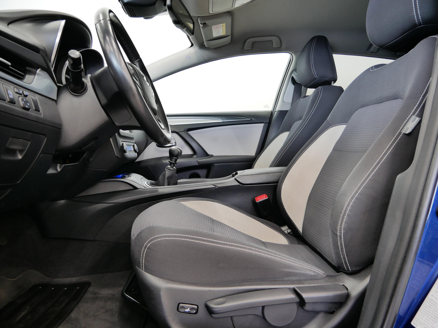 Toyota Avensis 1.6 82 kW Business