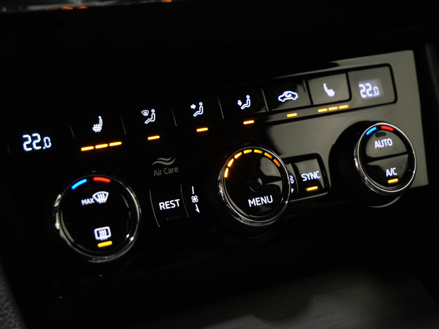 Škoda Superb 2.0 TDI 110 kW Style Extra