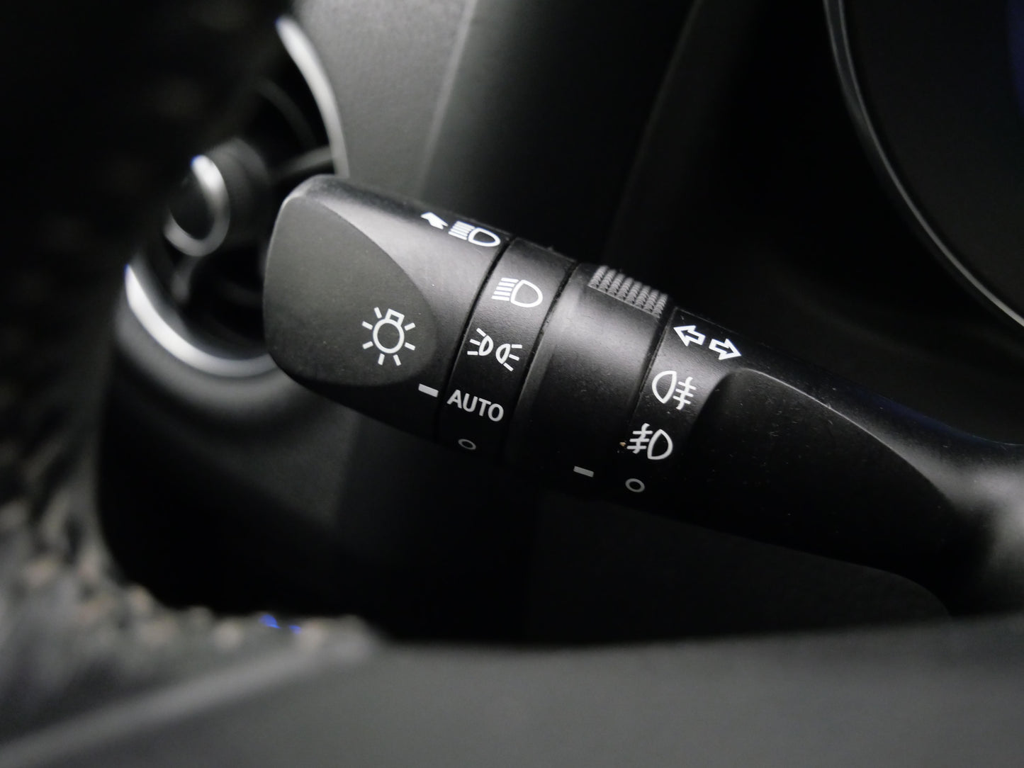 Toyota Auris 1.8 73 kW Hybrid e-CVT