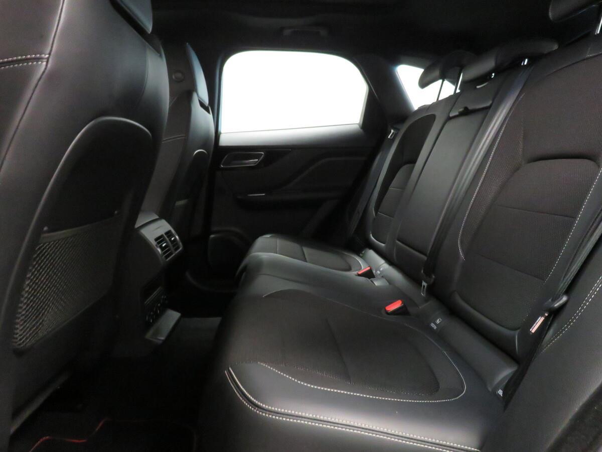 Jaguar F-Pace 20d 132 kW AWD Pure