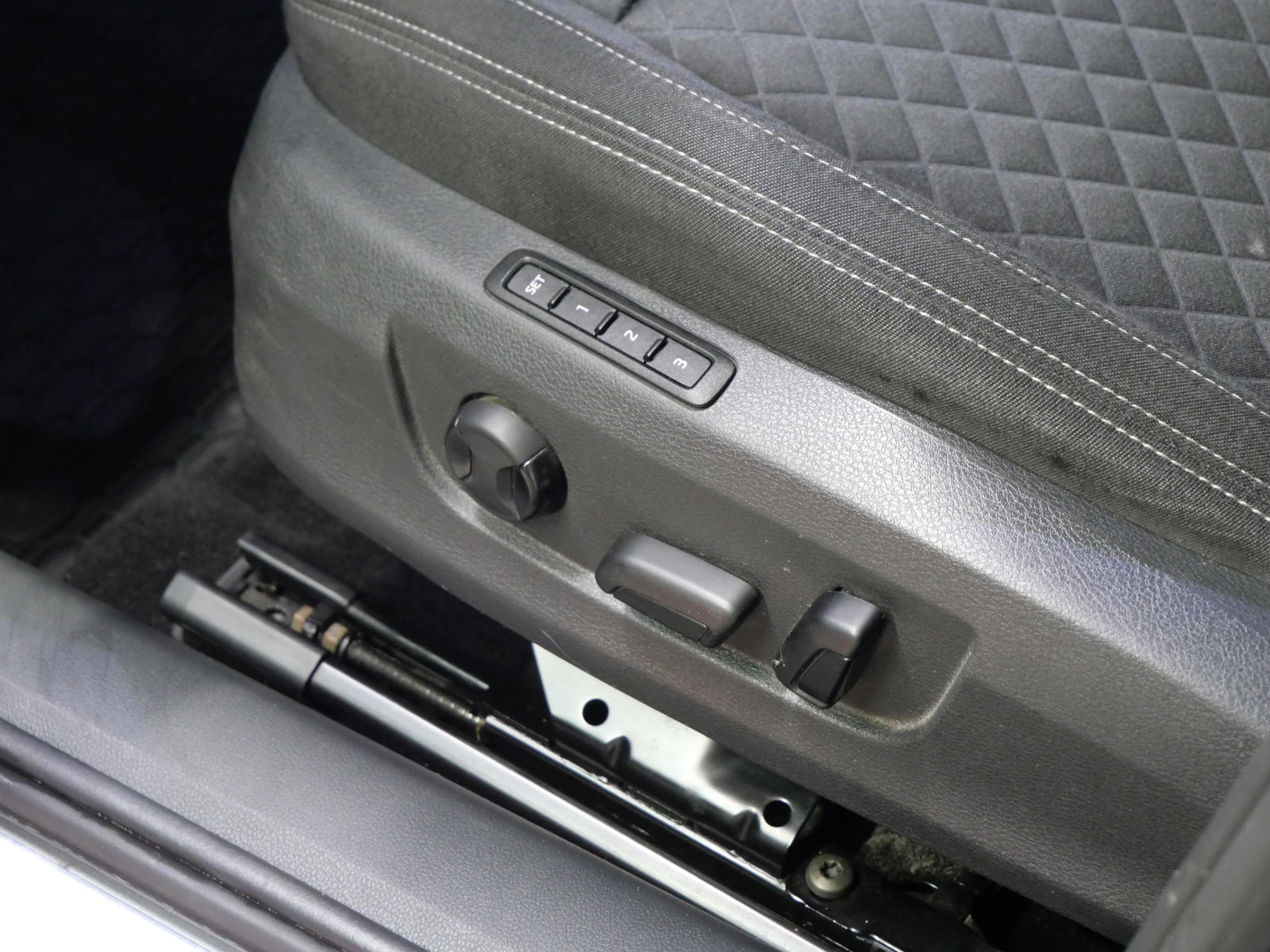 Škoda Superb 2.0 TDI 140 kW Style – foto 21
