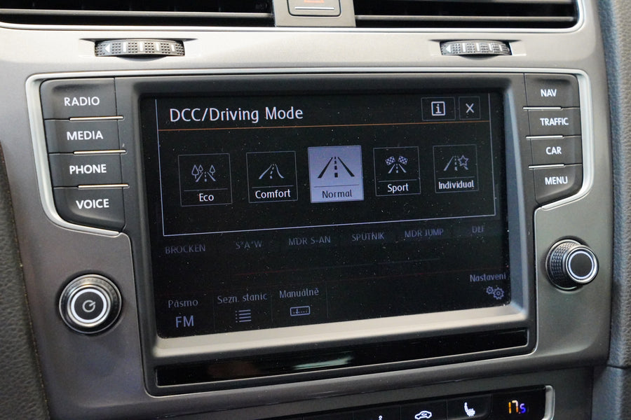 Volkswagen Golf 2.0 TDI 110 kW Lounge – foto 21