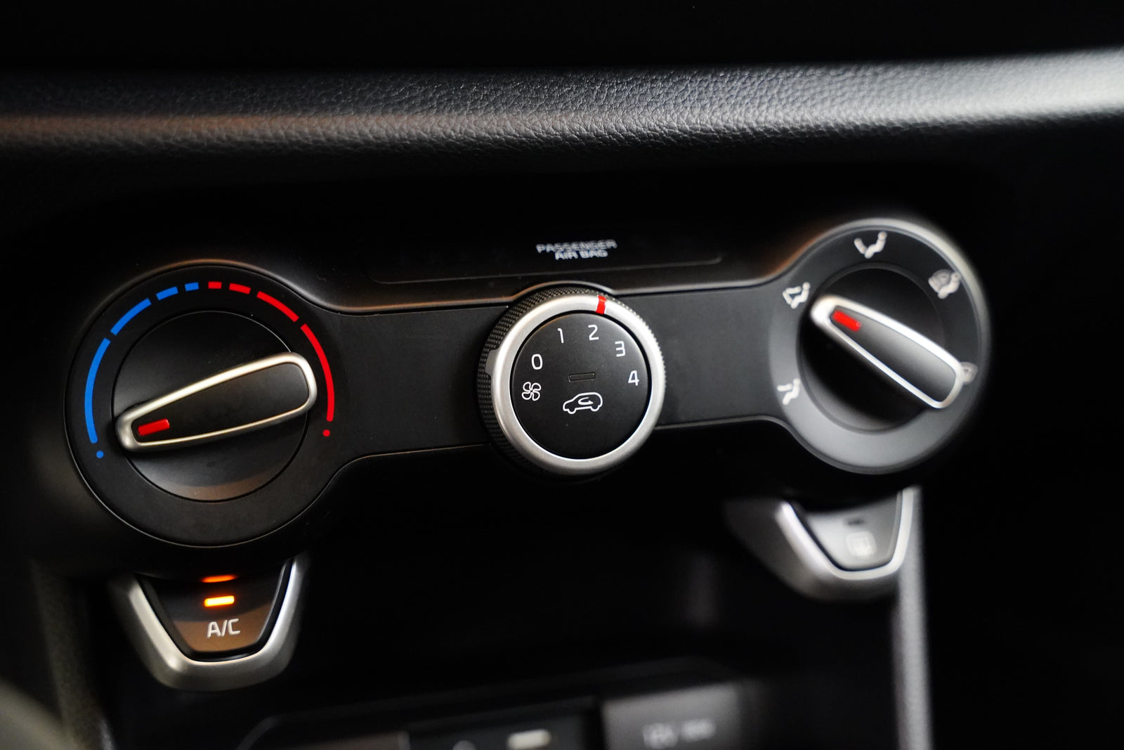 Kia Picanto 1.0 DOHC 49 kW Dream Team – foto 21