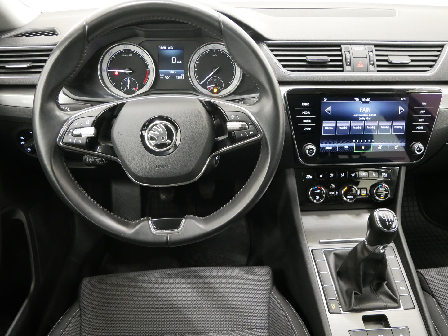 Škoda Superb 2.0 TDI 110 kW Style