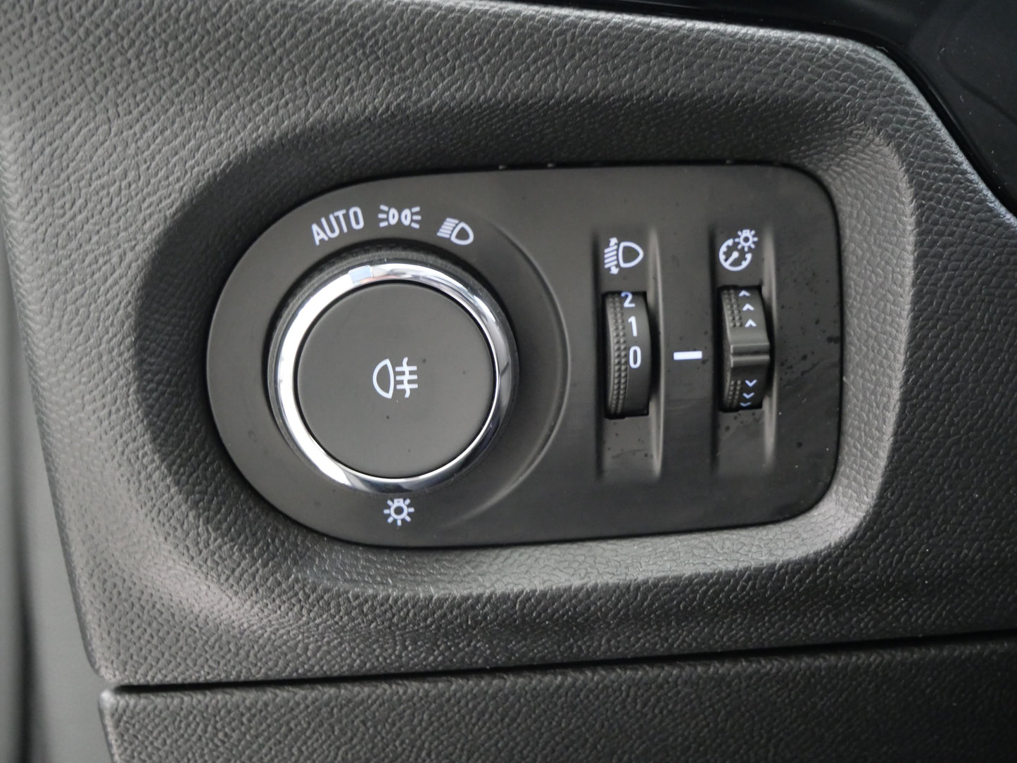 Opel Corsa 1.2 i 74 kW Turbo Elegance