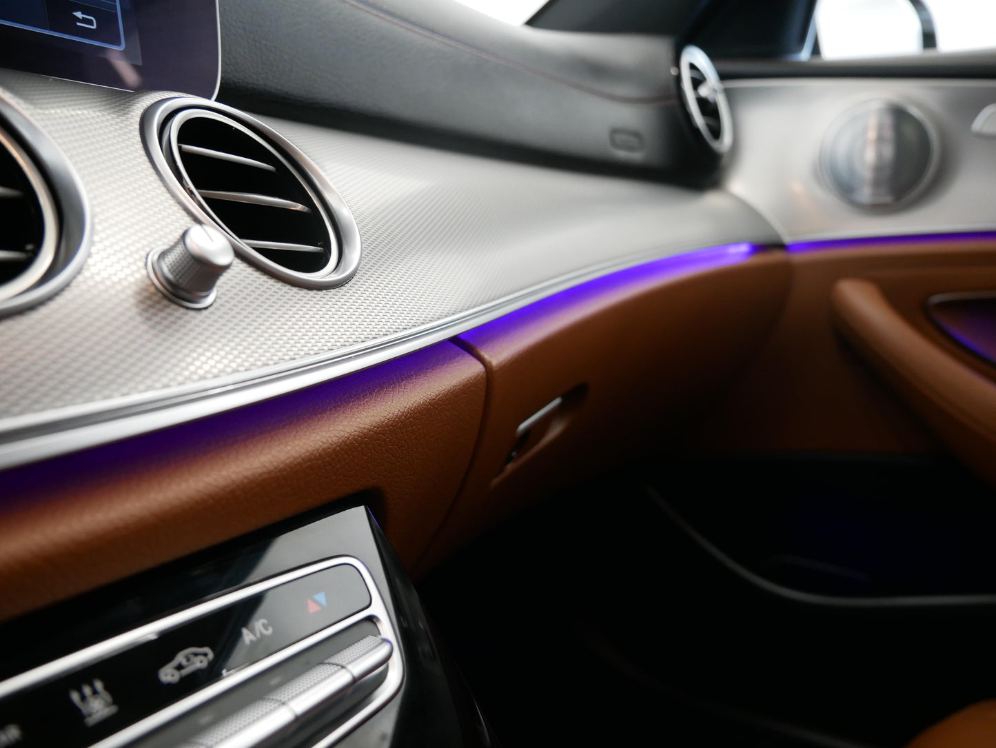 Mercedes-Benz E-Class E400 AMG LINIE 4MATIC 245KW