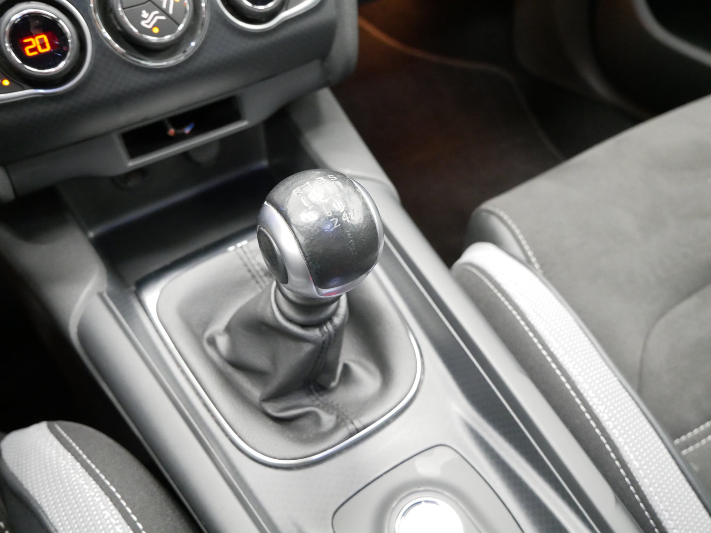 DS 4 1.6 e-HDI 88 kW Electroshot