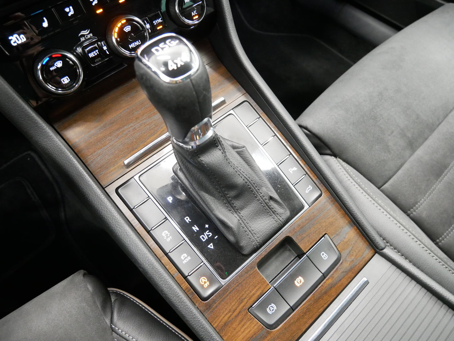 Škoda Superb 2.0 TDI 140 kW Scout