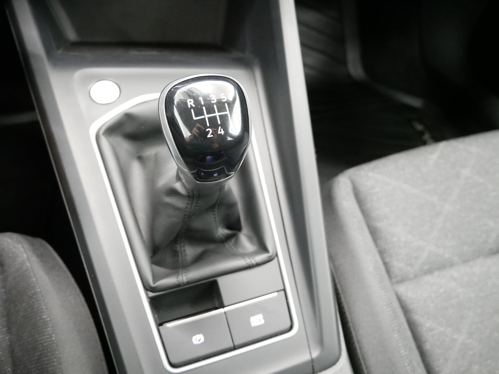 Volkswagen Golf 1.0 TSI 81 kW Life – foto 22