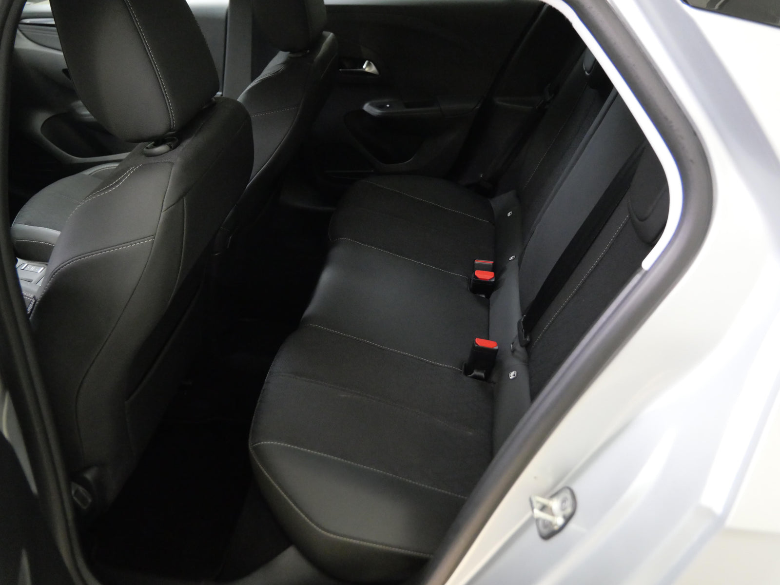 Opel Corsa 1.2 i 74 kW Turbo Elegance – foto 22