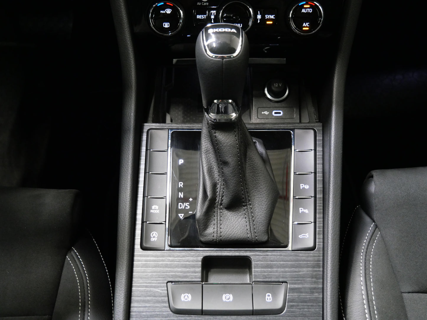 Škoda Superb 2.0 TDI 110 kW Style TOP