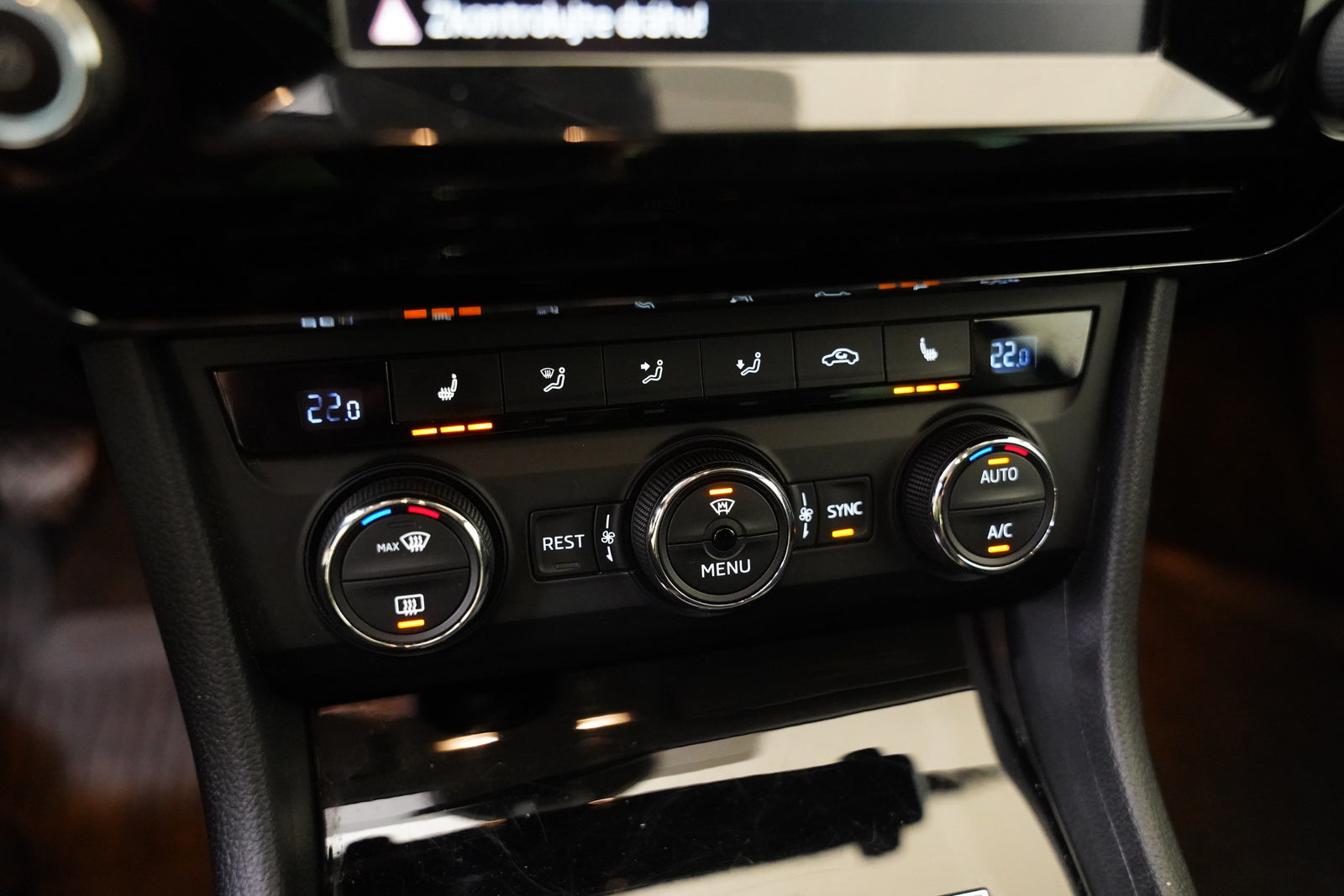 Škoda Superb 2.0 TDI 110kW Ambition – foto 22