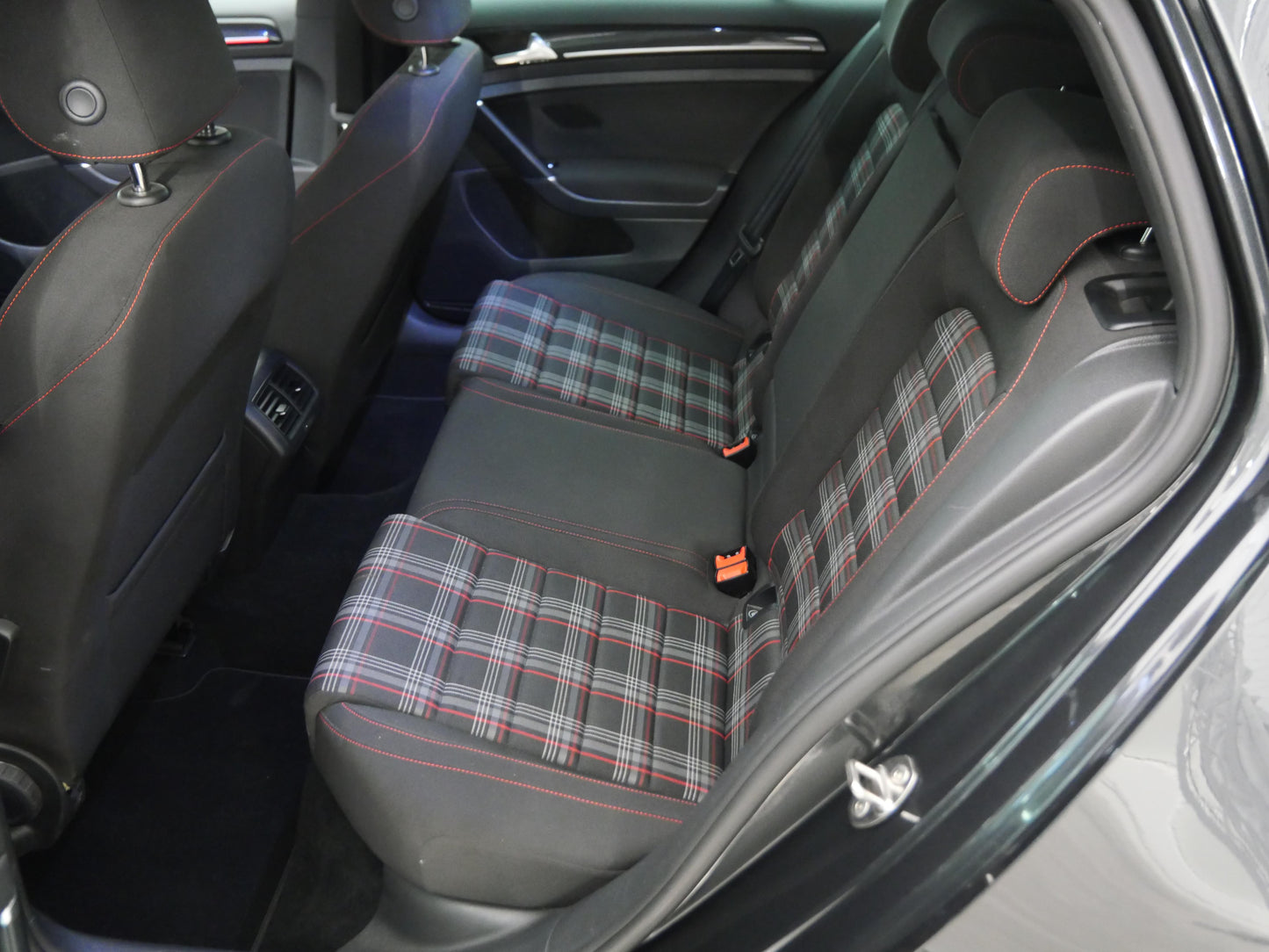 Volkswagen Golf 2.0 TSI 162 kW GTI