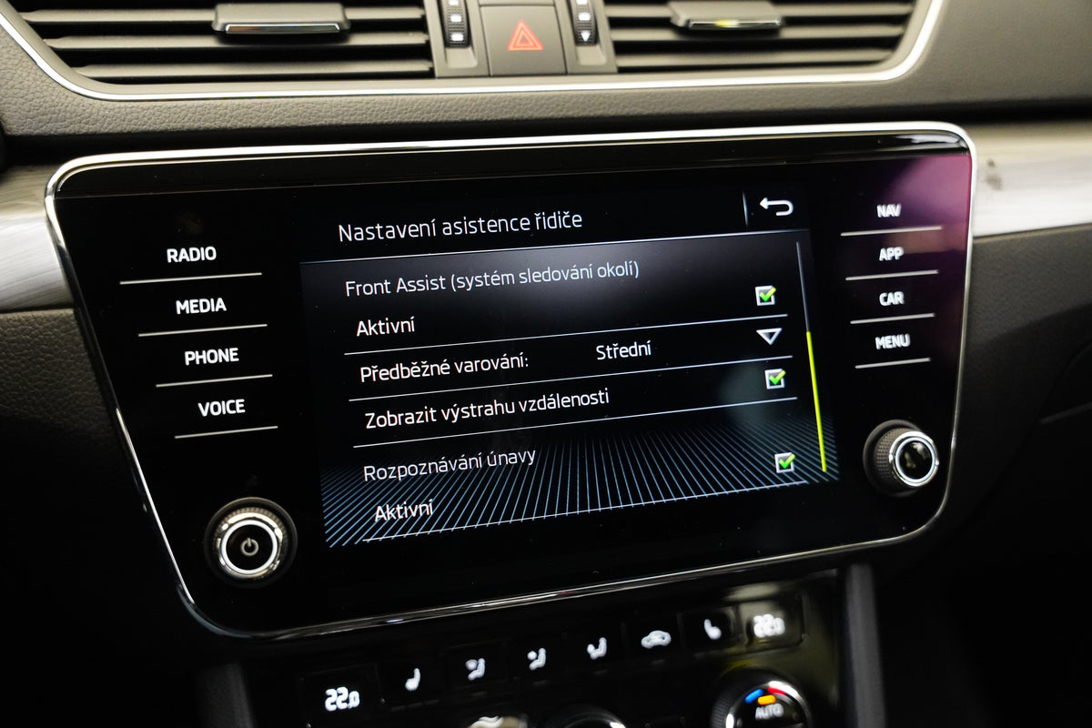 Škoda Superb 2.0 TDI 110 kW Style – foto 22