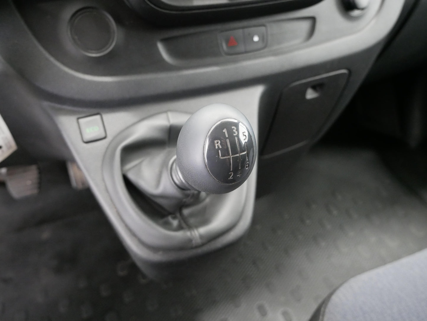 Opel Vivaro 1.6 CDTI 92 kW 6 míst