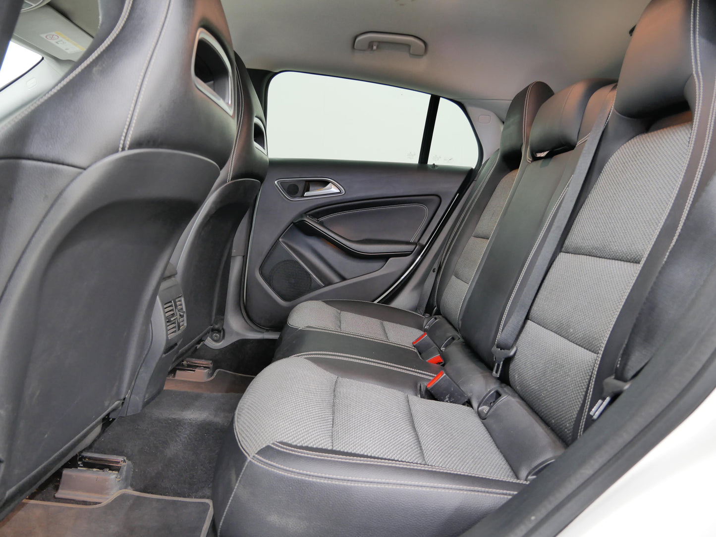 Mercedes-Benz CLA Shooting brake 180 90 kW