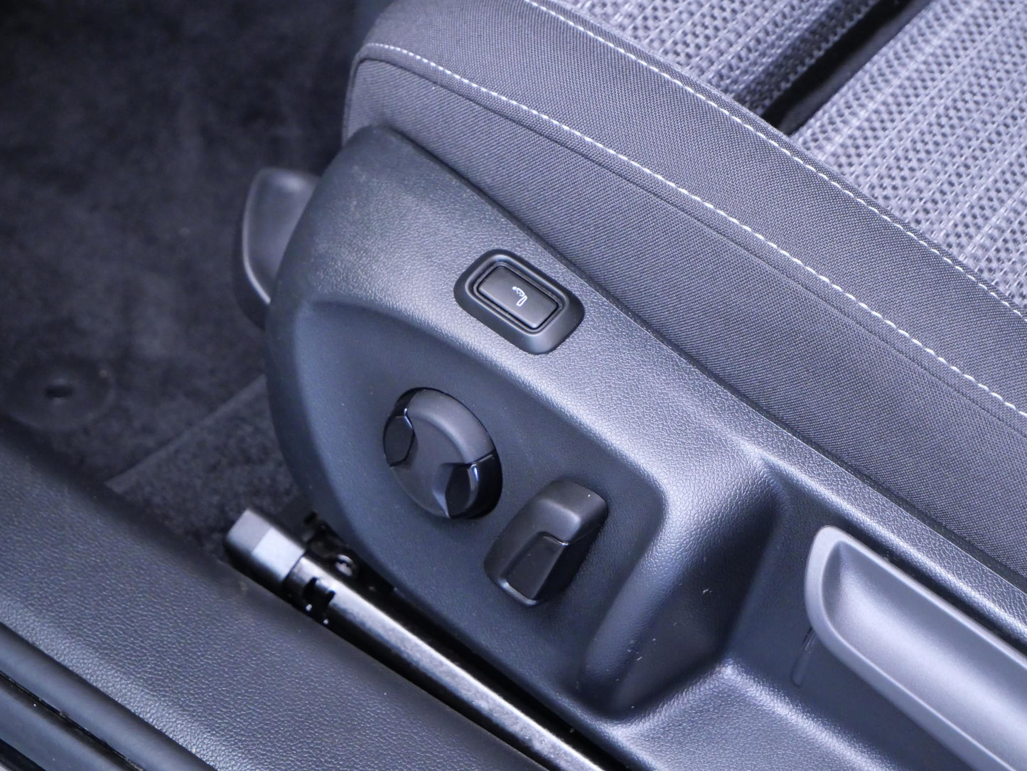 Škoda Superb 2.0 TDI 110 kW DSG Selection