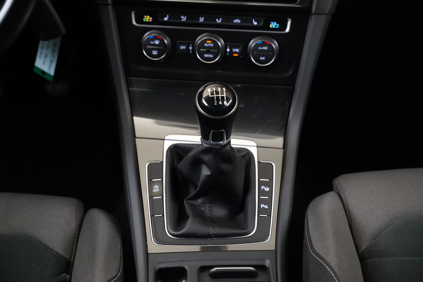 Volkswagen Golf 2.0 TDI 110 kW Comfortline – foto 22