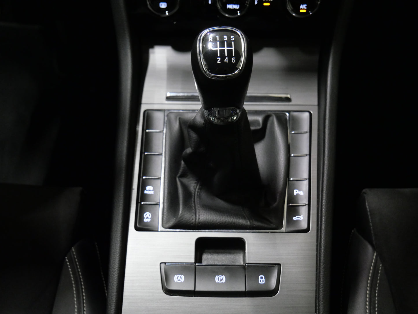 Škoda Superb 2.0 TDI 110 kW Style Extra