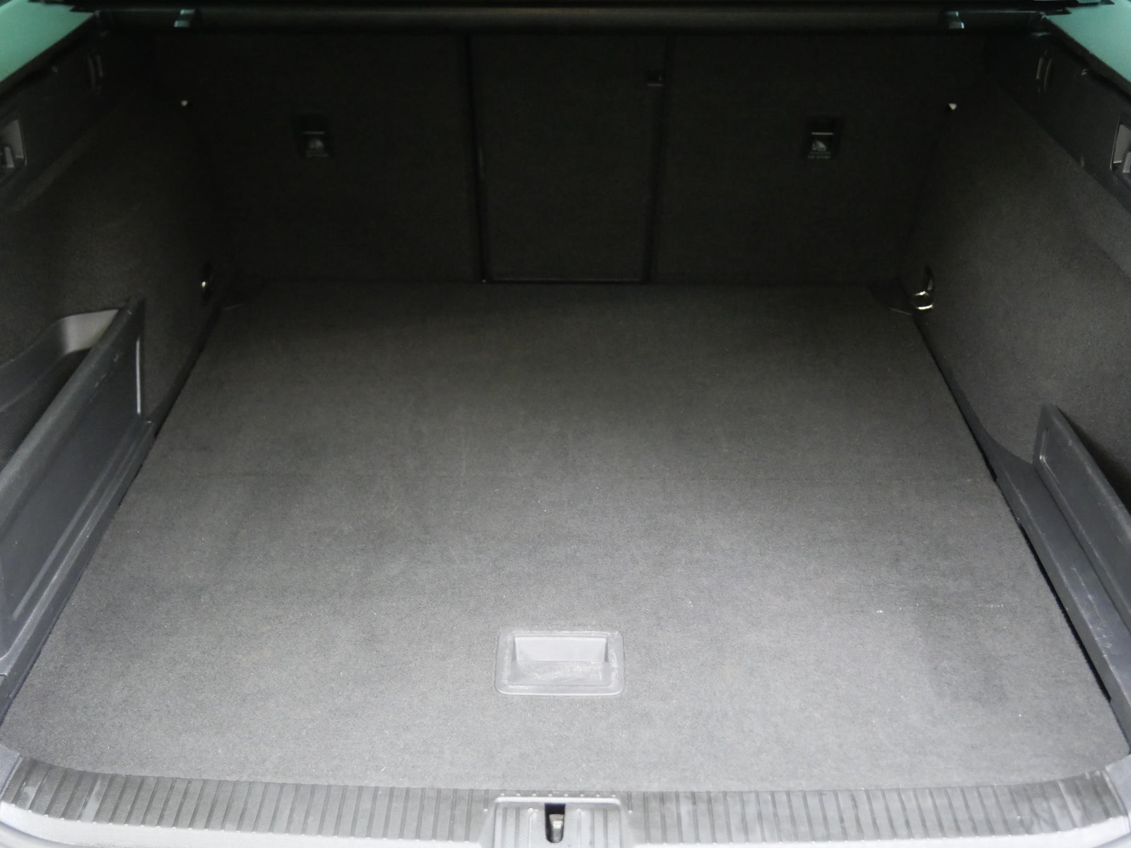 Volkswagen Passat 2.0 TSI 140 kW Elegance – foto 22
