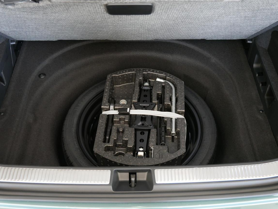 Volkswagen Passat 1.5 e-TSI 110 kW ELEGANCE