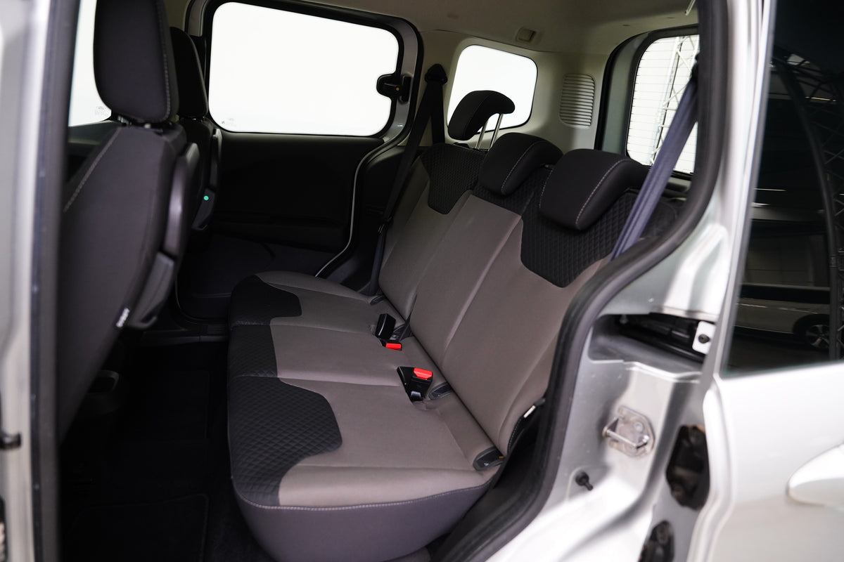 Ford Tourneo Courier 1.0 EcoBoost 74 kW – foto 22