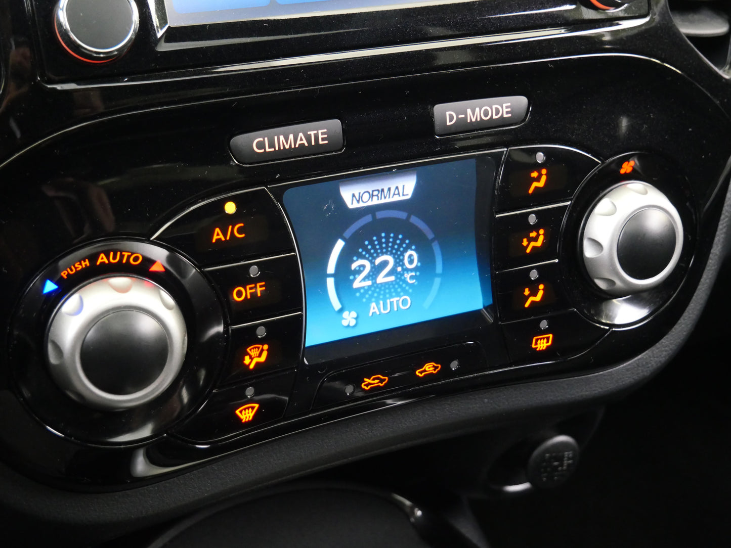 Nissan Juke 1.2 i 85 kW Tekna