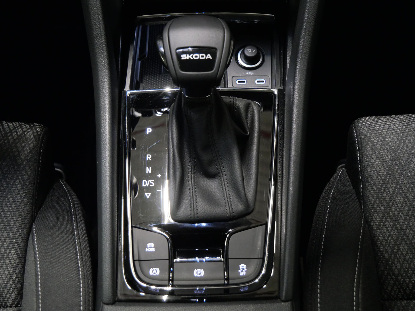 Škoda Karoq 1.5 TSI 110 kW Top Selection