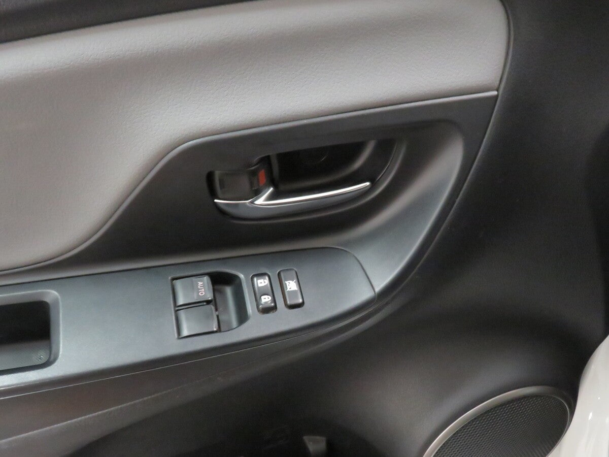 Toyota Yaris 1.0 VVT-i 51 kW Trend