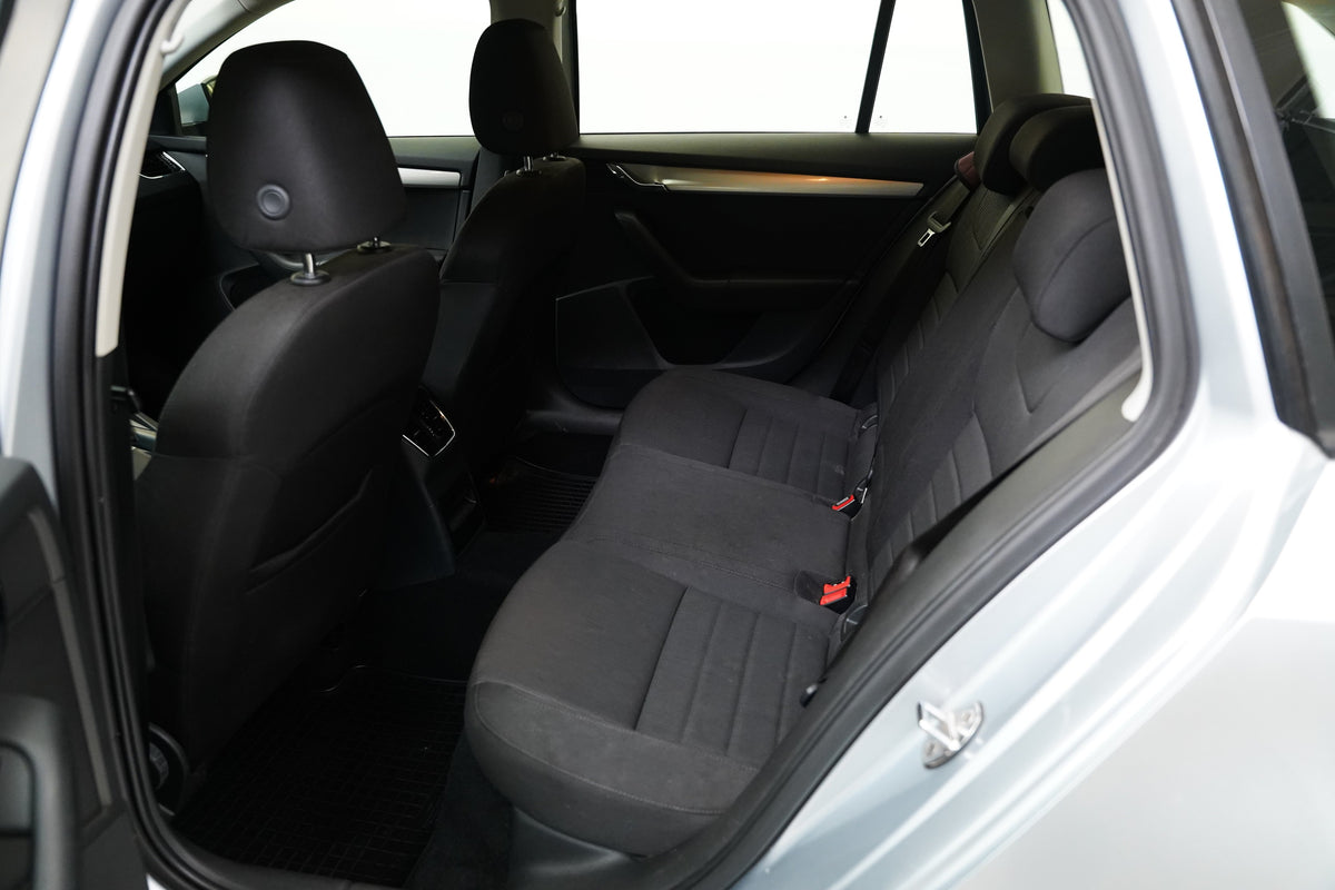 Škoda Octavia 1.6 TDI DSG Elegance