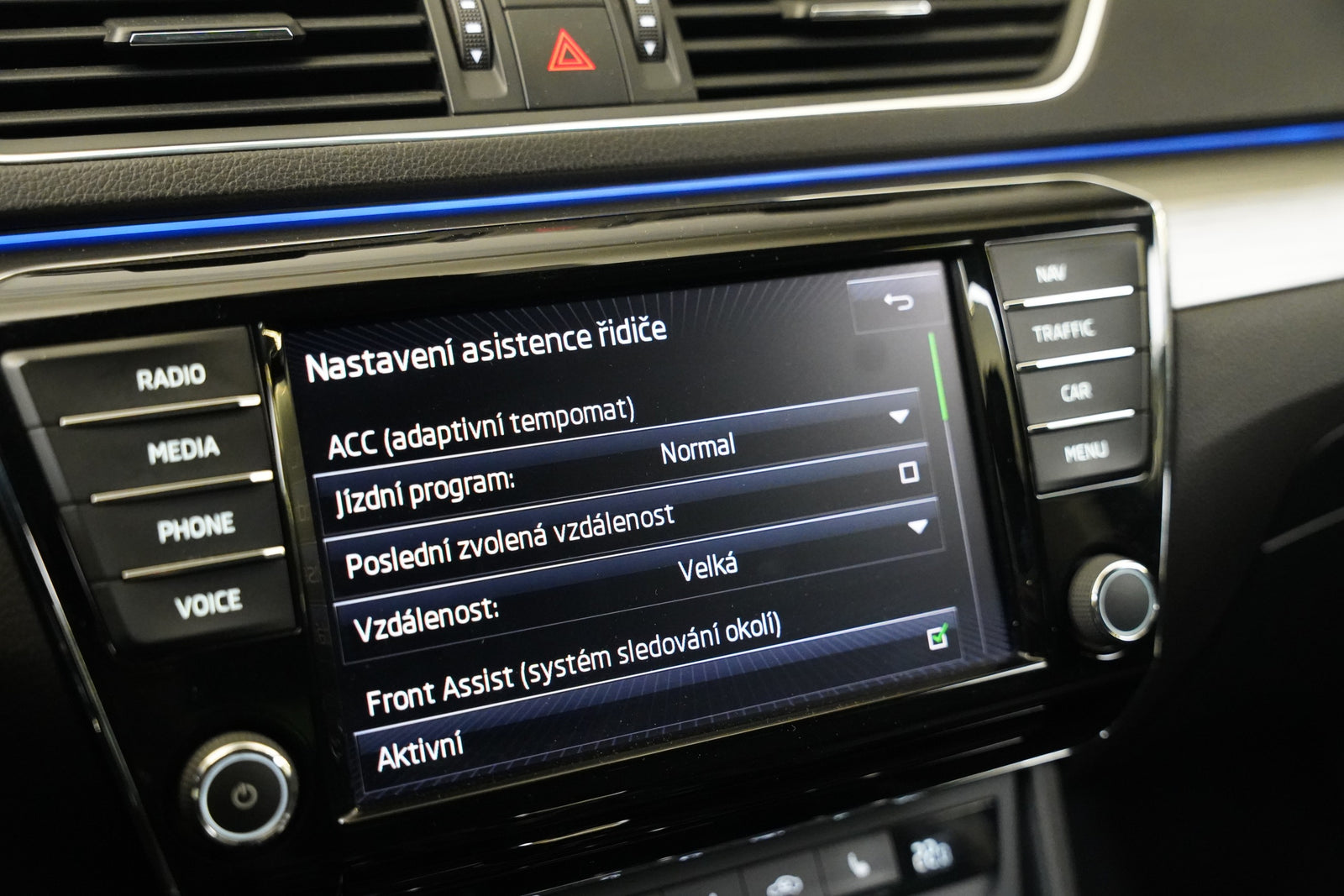 Škoda Superb 2.0 TDI 140 kW DSG Style – foto 23