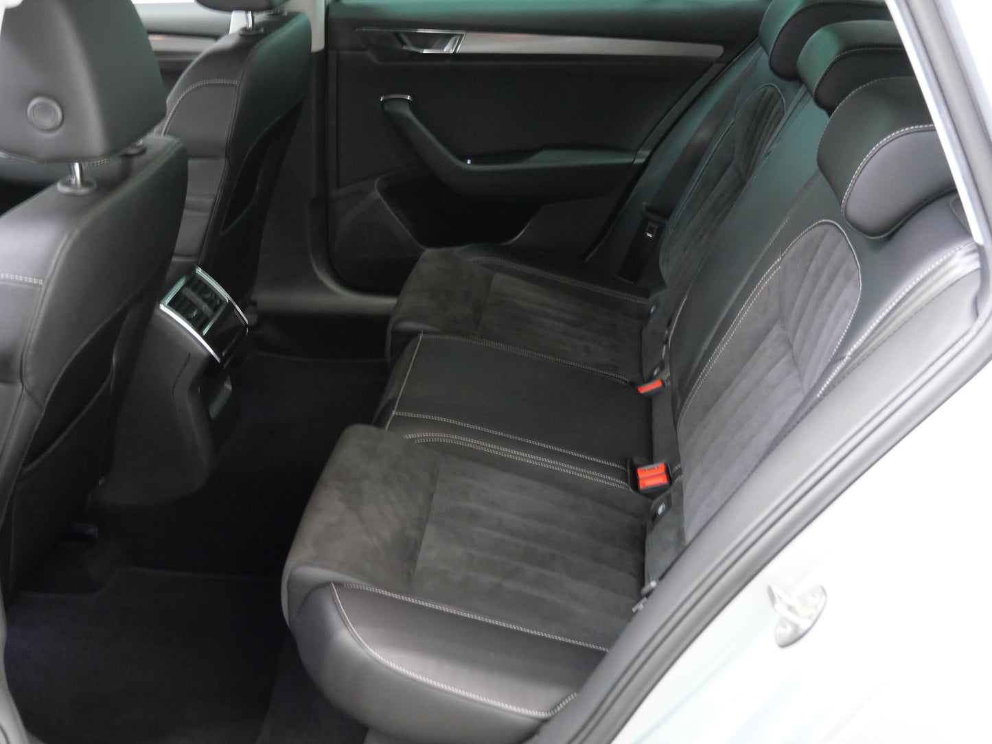 Škoda Superb 2.0 TDI 110 kW DSG Style Plus