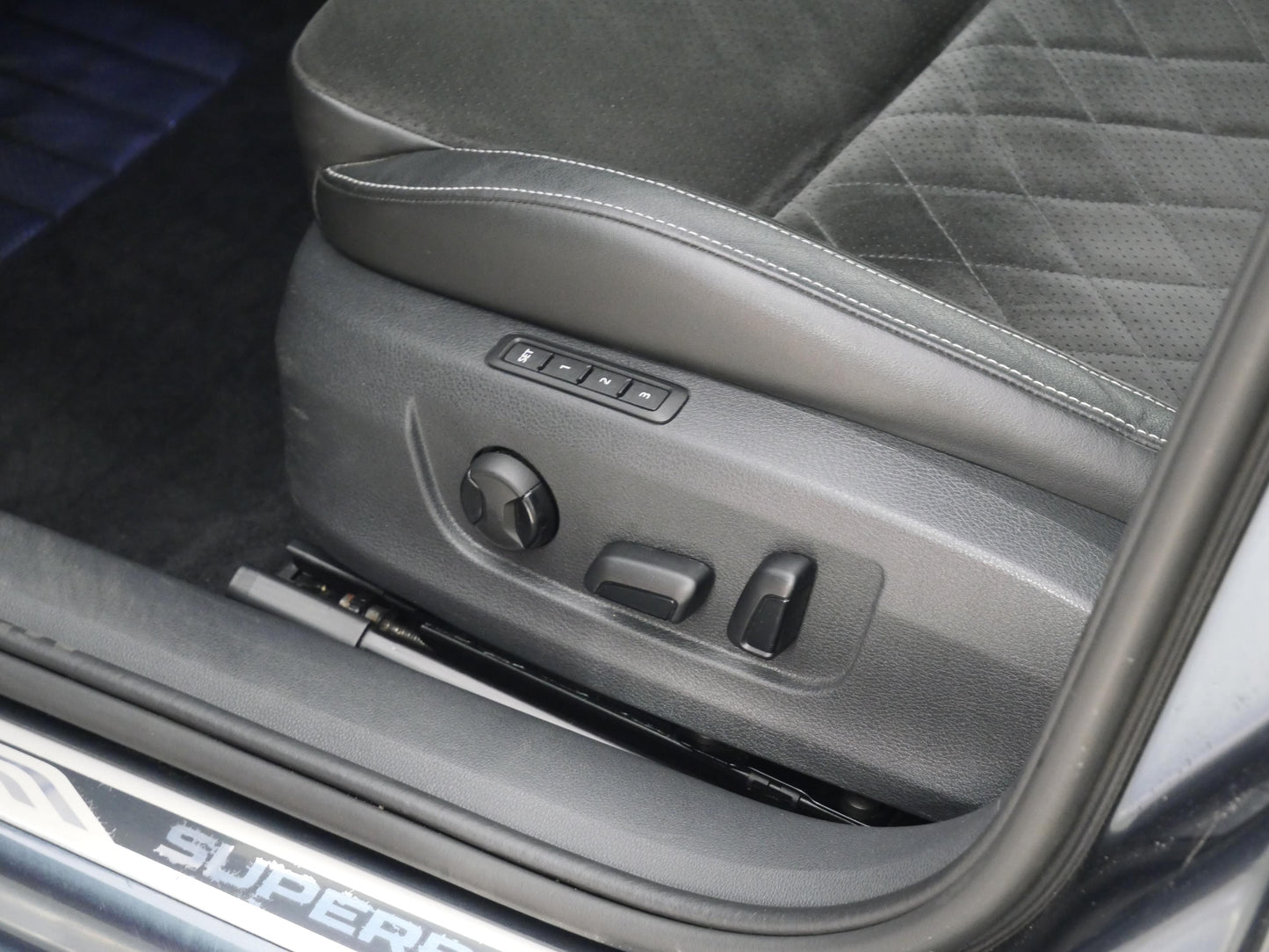 Škoda Superb 2.0 TDI 140 kW SportLine