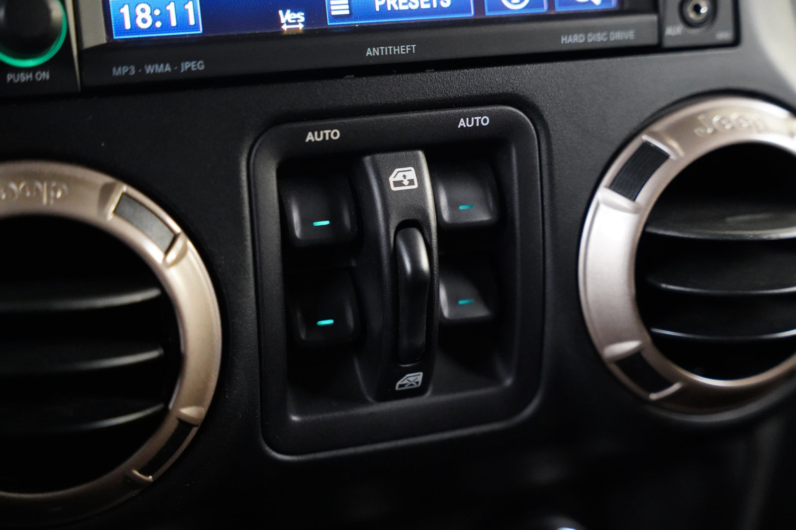 Jeep Wrangler 2.8 CRD 147 kW Rubicon 75th Ed – foto 22