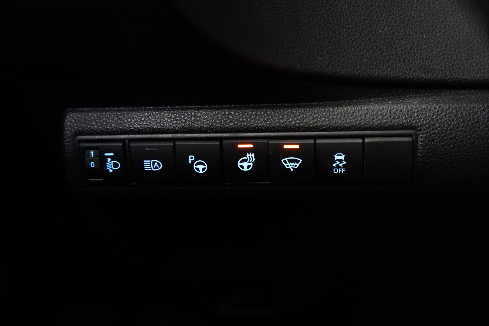 Toyota Corolla 2.0 HEV e-CVT 112 kW Selection – foto 22