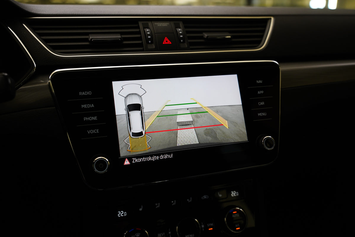 Škoda Superb 2.0 TDI 110 kW Style – foto 22