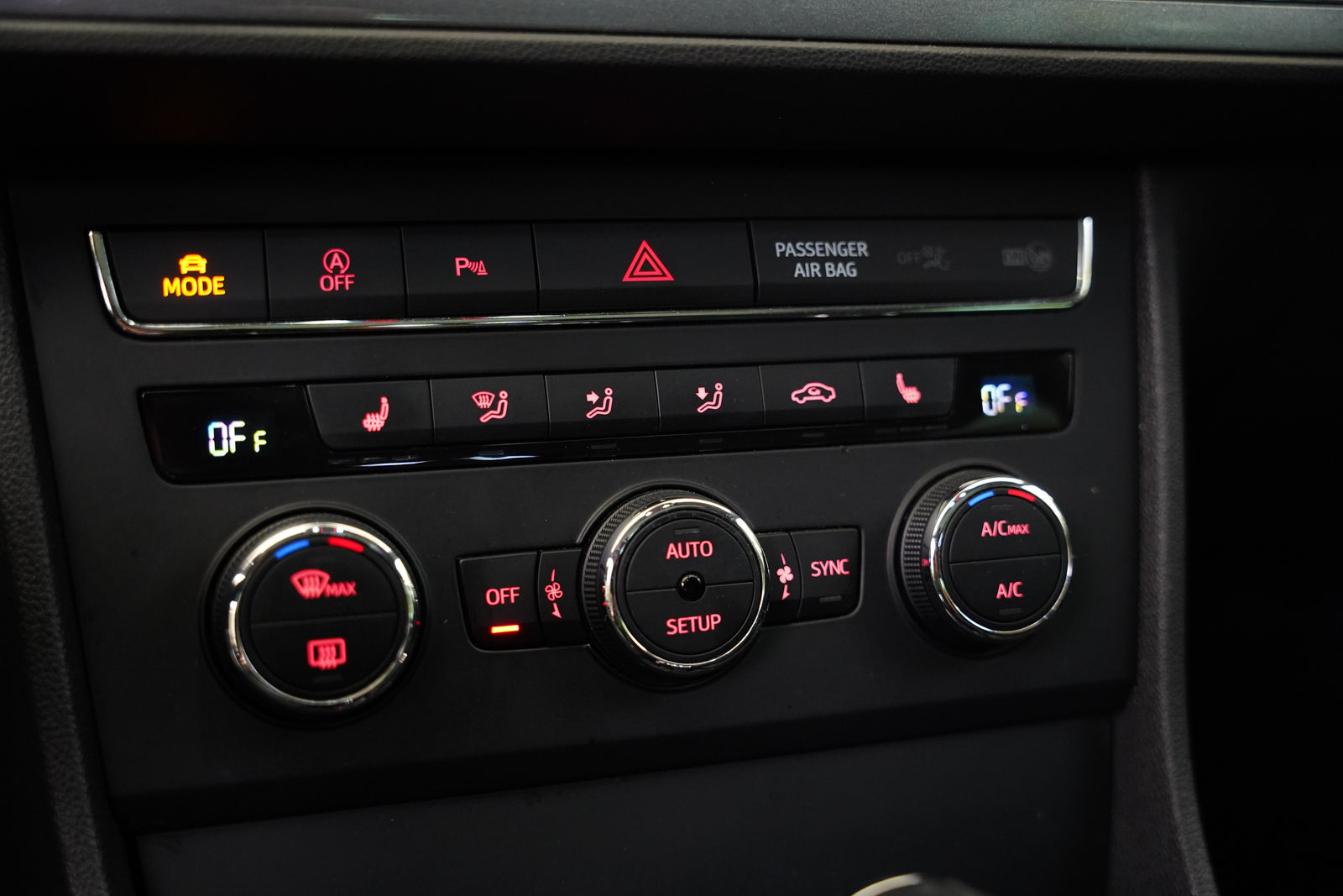 Seat Leon 2.0 TDI 135 kW DSG FR – foto 22