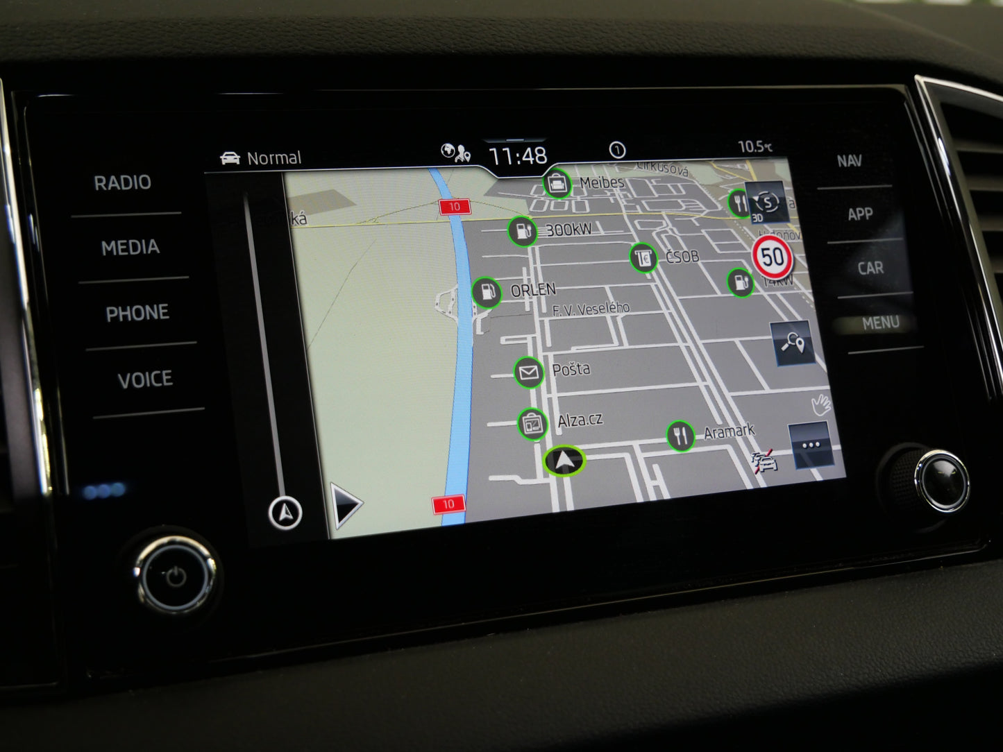 Škoda Karoq 1.5 TSI 110 kW Top Selection