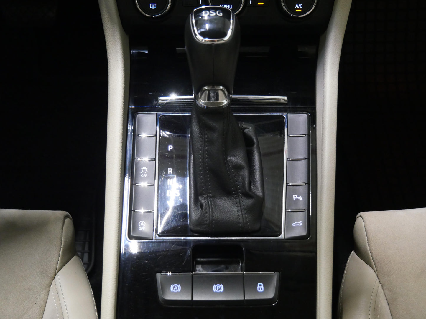 Škoda Superb 2.0 TDI 140 kW DSG Style Plus